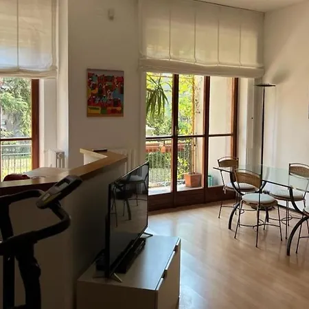 And Cosy Flat In Area * Milan