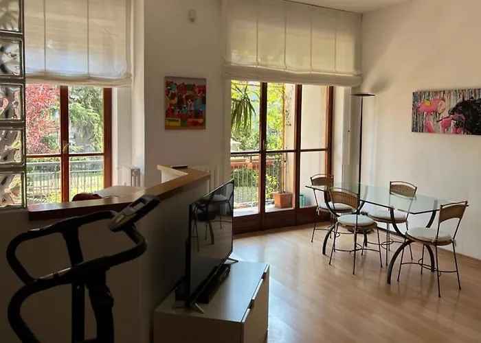 And Cosy Flat In Area * Mailand